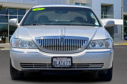 2007 Lincoln Town Car Signature