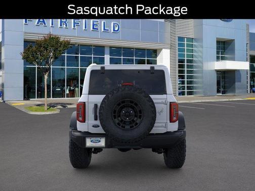 Oxford White 2026 Ford Bronco Badlands