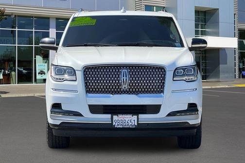 Pristine White Metallic Tri-Coat 2022 Lincoln Navigator Reserve