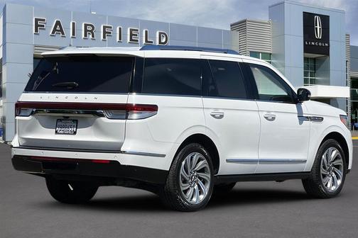 Pristine White Metallic Tri-Coat 2022 Lincoln Navigator Reserve