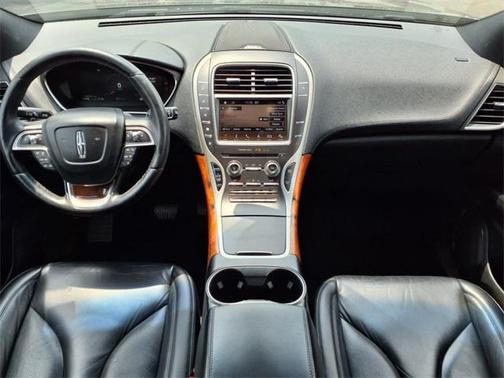 2019 Lincoln Nautilus Select