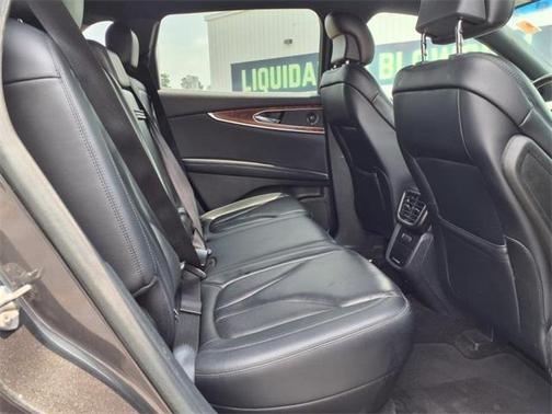 2019 Lincoln Nautilus Select