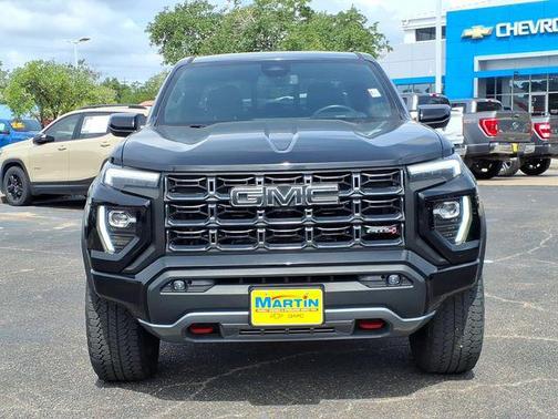 Onyx Black 2023 GMC Canyon AT4