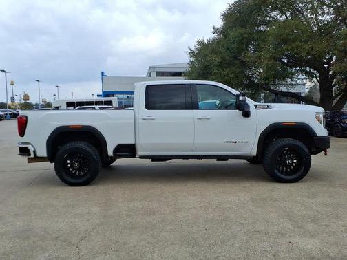 2022 GMC Sierra 2500 AT4