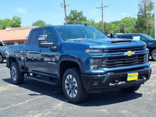 Lakeshore Blue Metallic 2026 Chevrolet Silverado 2500 Custom