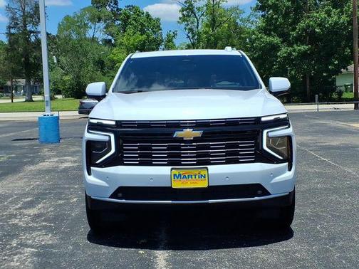Polar White Tricoat 2026 Chevrolet Suburban High Country, 4WD