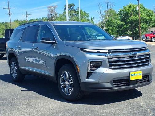 Sterling Gray Metallic 2026 Chevrolet Traverse LT