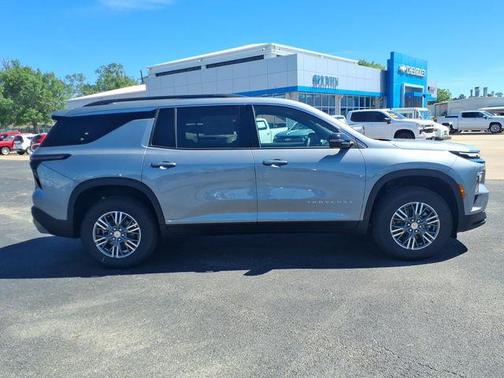 Sterling Gray Metallic 2026 Chevrolet Traverse LT