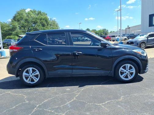 Super Black 2020 Nissan Kicks S