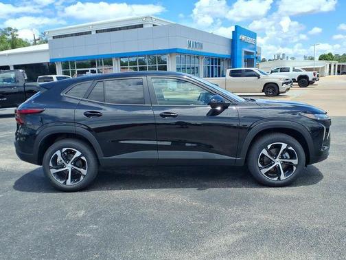 Mosaic Black Metallic 2026 Chevrolet Trax FWD 1RS