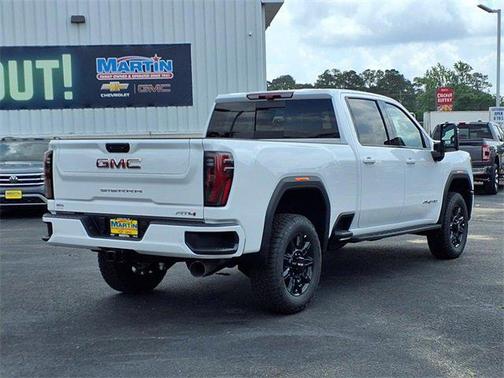 2025 GMC Sierra 2500 AT4