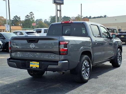 2023 Nissan Frontier SV