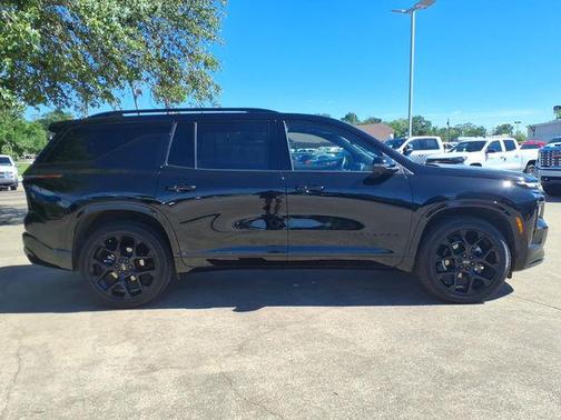 Mosaic Black Metallic 2025 Chevrolet Traverse RS