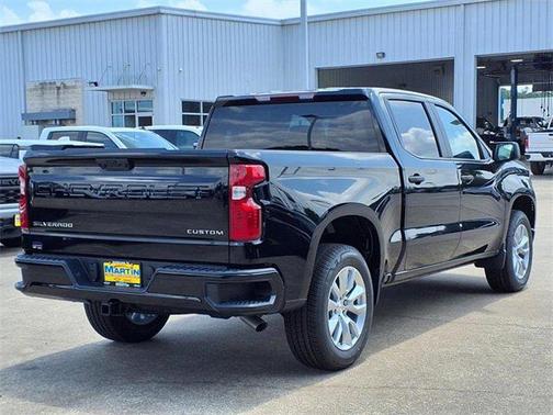2025 Chevrolet Silverado 1500 Custom