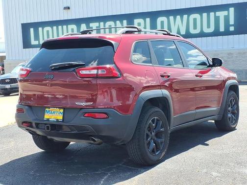 Deep Cherry Red Crystal Pearlcoat 2017 Jeep Cherokee Trailhawk