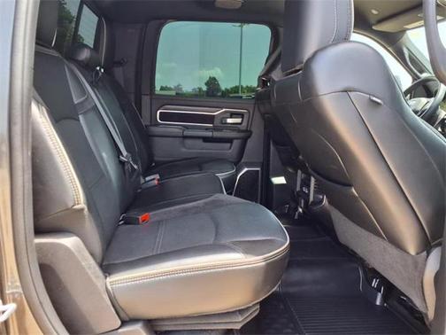 2024 RAM 3500 Laramie Crew Cab 4x4 8' Box