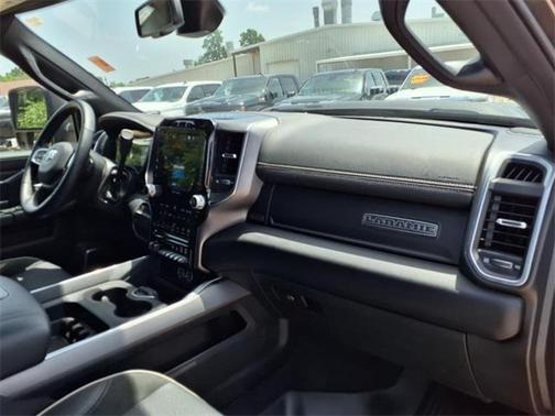 2024 RAM 3500 Laramie Crew Cab 4x4 8' Box