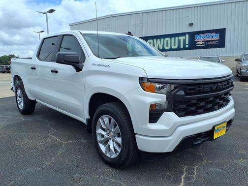 Summit White 2024 Chevrolet Silverado 1500 Custom