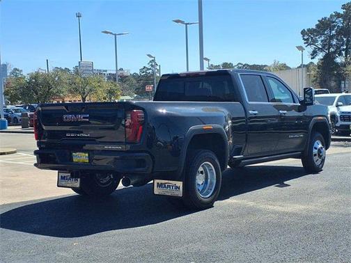 2025 GMC Sierra 3500 Denali