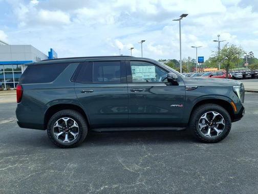 2026 GMC Yukon 4WD AT4