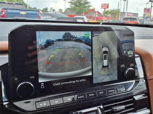 2022 Nissan Pathfinder Platinum 2WD