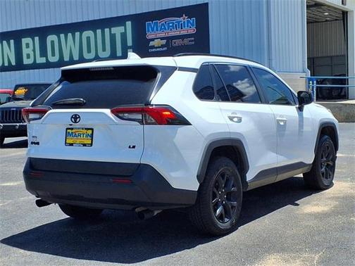 2021 Toyota RAV4 LE