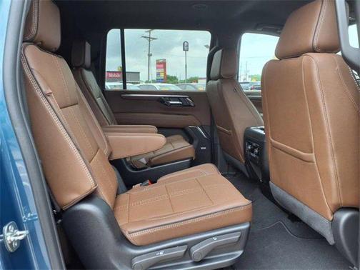 2025 Chevrolet Suburban 4WD High Country