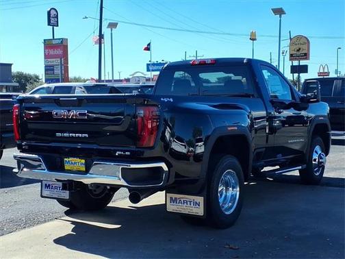 2026 GMC Sierra 3500 SLE