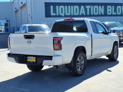 2025 Nissan Frontier SV