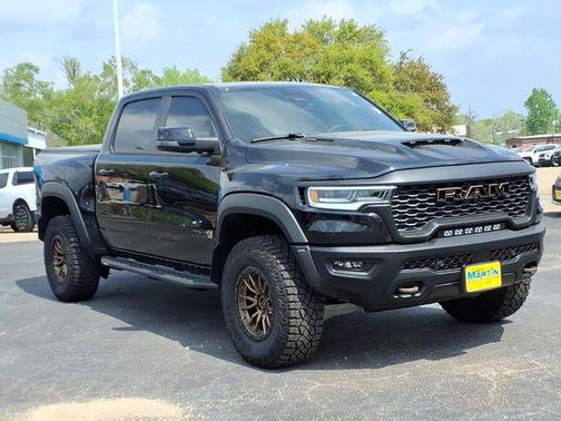 Diamond Black Crystal Pearlcoat 2026 RAM 1500 RHO Crew Cab 4x4 5'7' Box