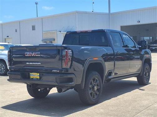 2025 GMC Sierra 2500 AT4
