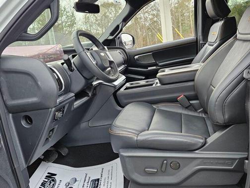 OXFORD WHITE 2025 Ford Expedition Tremor