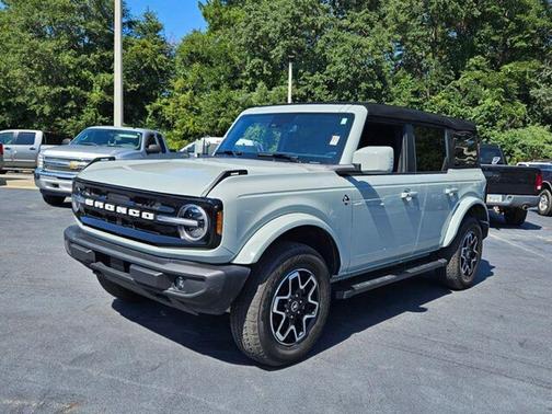 2024 Ford Bronco Outer Banks