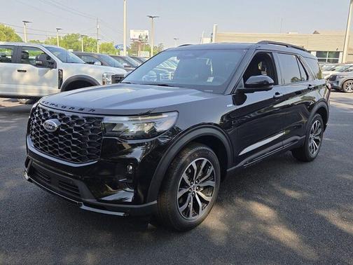 Agate Black Metallic 2026 Ford Explorer ST-Line