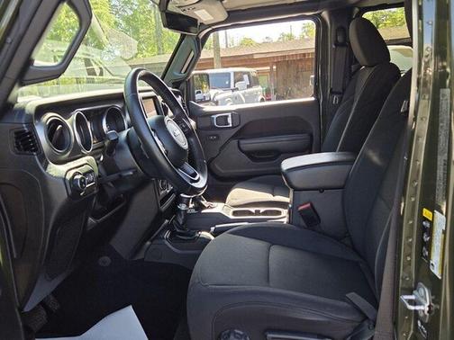 Sarge Green Clearcoat 2022 Jeep Gladiator Sport S