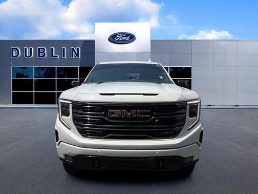 Summit White 2022 GMC Sierra 1500 AT4