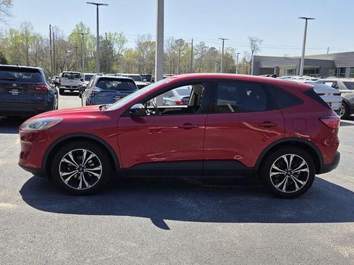 2022 Ford Escape SE