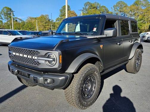 SHADOW BLACK 2025 Ford Bronco Badlands