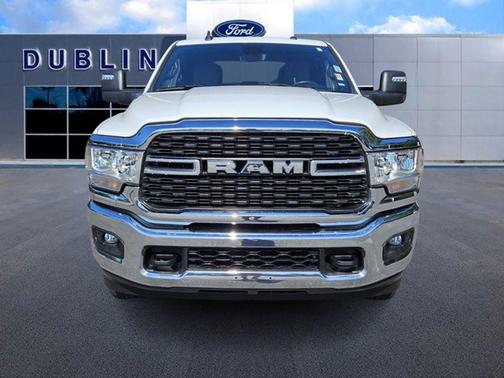 2023 RAM 3500 Big Horn Crew Cab 4x4 6'4' Box