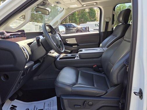 2025 Ford Expedition Max Active 4x2