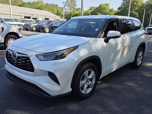 Wind Chill Pearl 2022 Toyota Highlander L