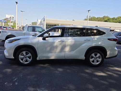 Wind Chill Pearl 2022 Toyota Highlander L