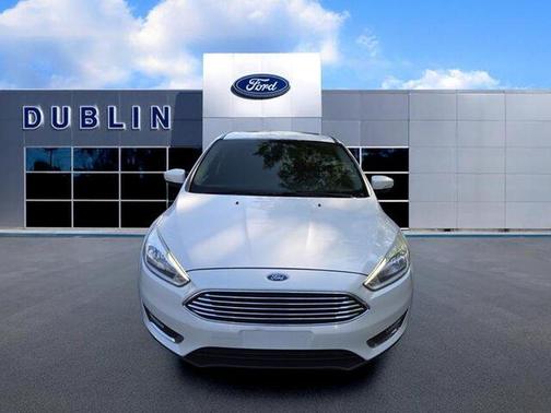 WHITE PLATINUM TRI-COAT 2018 Ford Focus Titanium