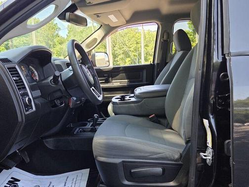 Brilliant Black Crystal Pearlcoat 2018 RAM 2500 Tradesman Crew Cab 4x4 6'4' Box