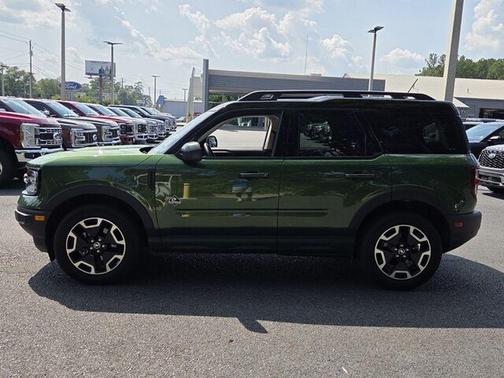 Eruption Green Metallic 2024 Ford Bronco Sport Outer Banks