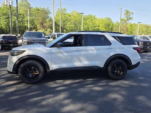 Star White Metallic Tri-Coat 2026 Ford Explorer Tremor