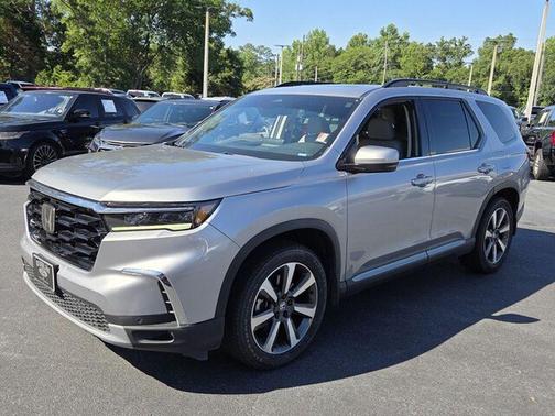 Lunar Silver Metallic 2023 Honda Pilot Touring 8-Passenger