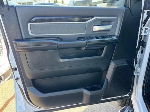 2023 RAM 2500 Big Horn Crew Cab 4x4 6'4' Box