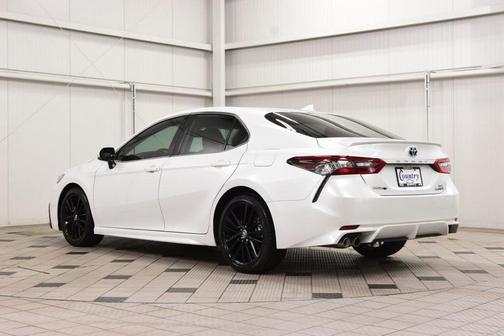 Wind Chill Pearl 2024 Toyota Camry Hybrid SE
