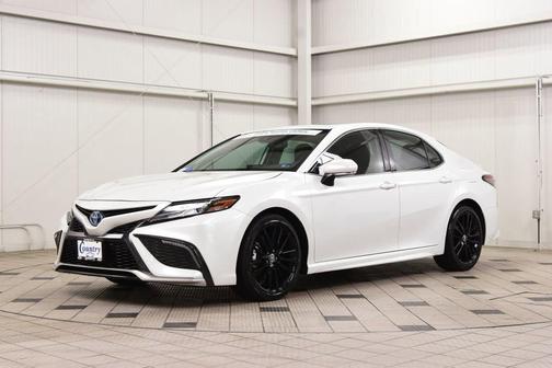 Wind Chill Pearl 2024 Toyota Camry Hybrid SE